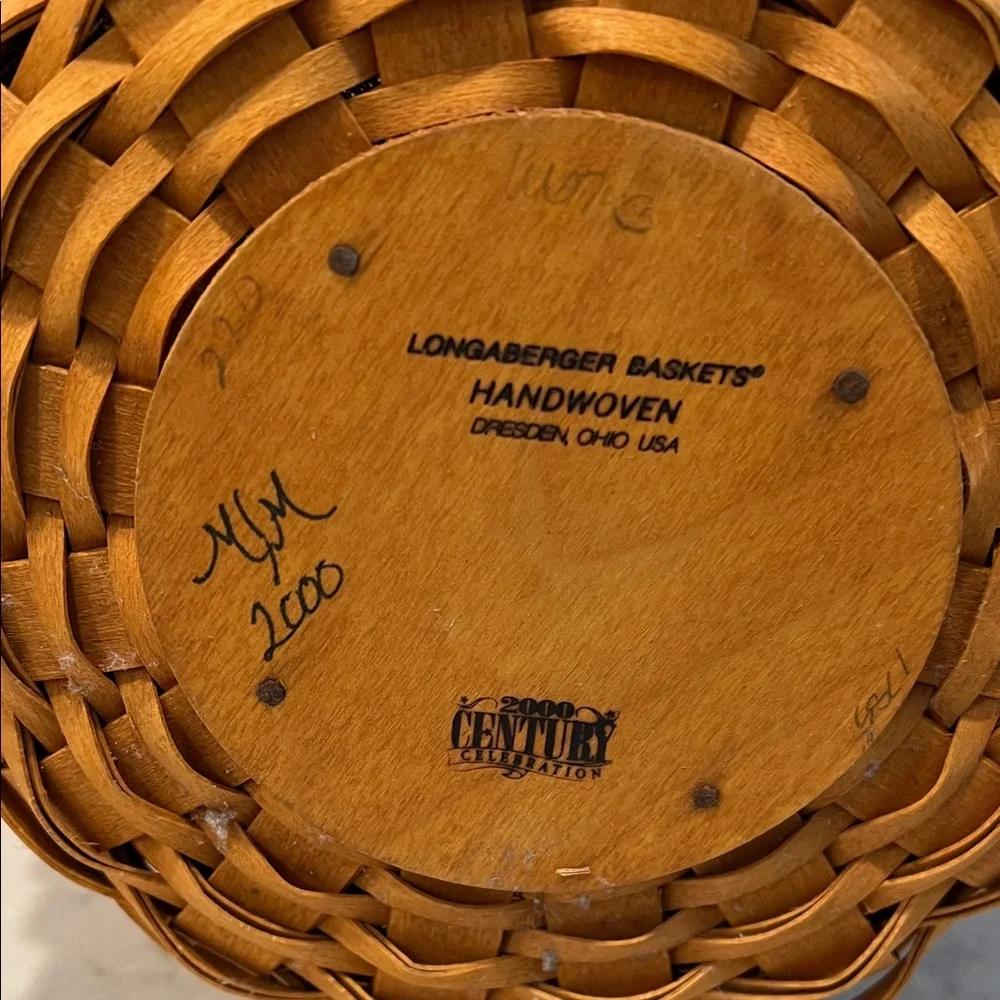 Longaberger 2000 October Fields Basket with Red Plaid liner leaf tie on Lid